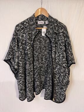 NWT Le Moda cape jacket